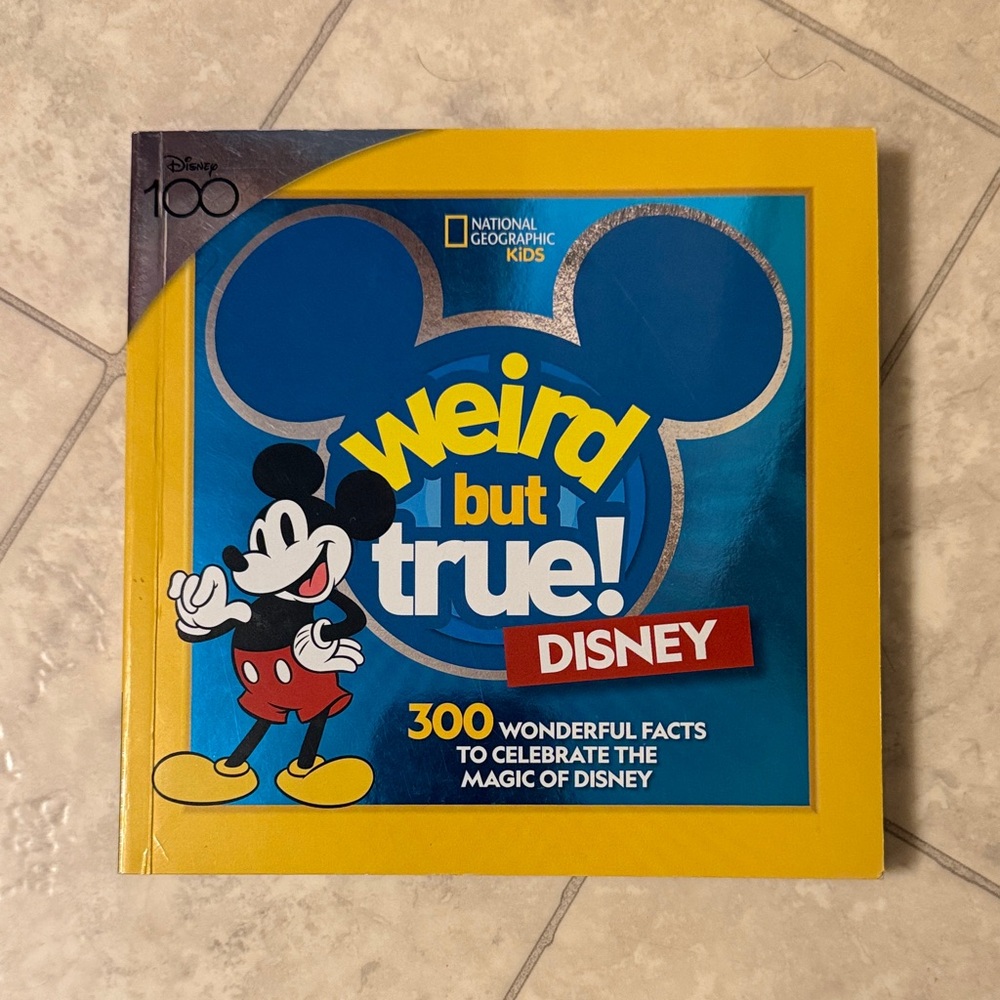 Disney National Geographic Kids Book - Blue and Yellow